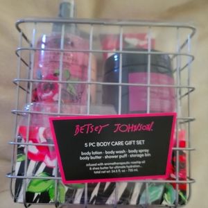BETSY JOHNSON  Body Care Set